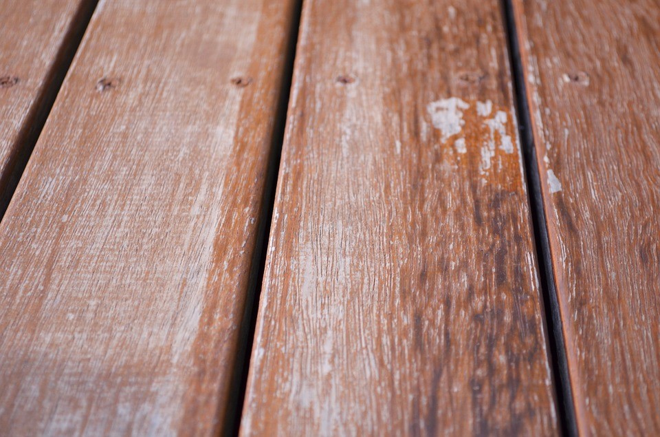 Does pressure washing damage decking?