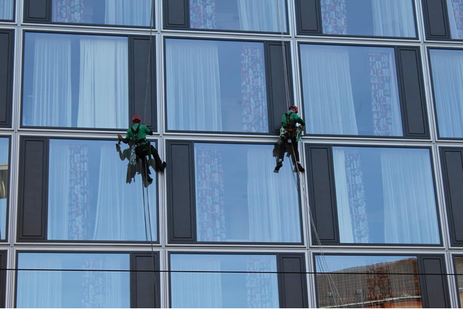 How dangerous is high rise window cleaning?